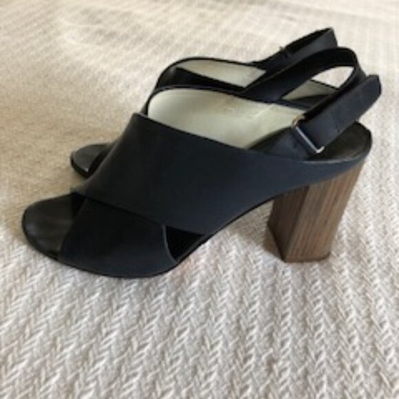 Vince navy leather sandals - size 8.5 - Picture 2 of 10